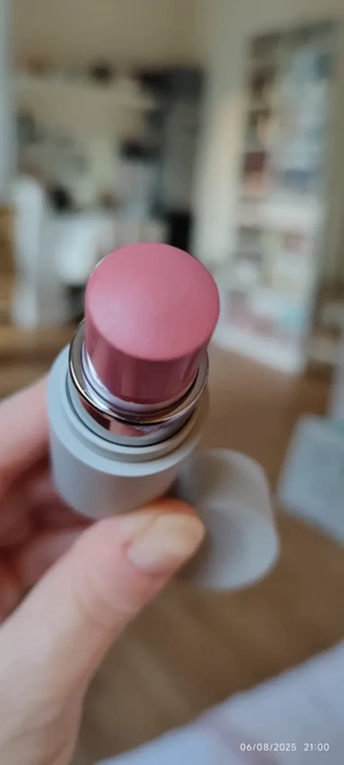 Westman Atelier Petite Baby Cheeks Blush Stick shade Petal 2,5gr - photo numéro 8