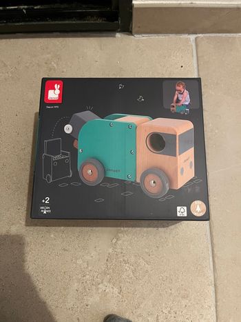 Camion poubelle en bois Janod neuf