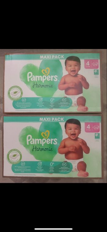 2 cartons de couches Pampers taille 4