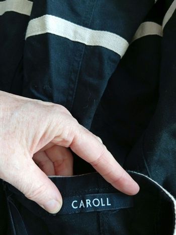 Jupe noire liseré blanc t38 Caroll