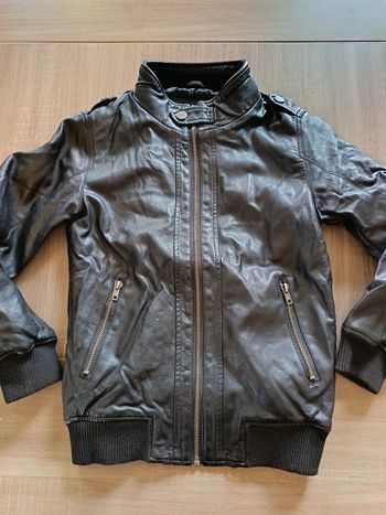 Manteau simili cuir taille 10 ans