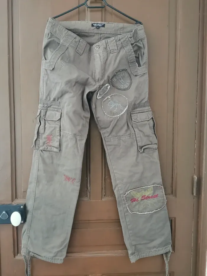 Pantalon style cargo