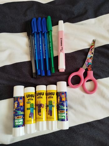 Lot fournitures