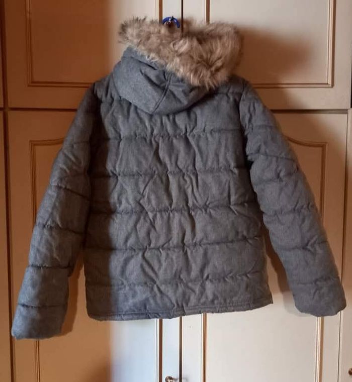 Blouson kiabi 16 ans taille S
Nombreuses poches , chaque côté de la poitrine et deux de chaque côté à la taille 
Mon fils ne l a jamais porté - photo numéro 4