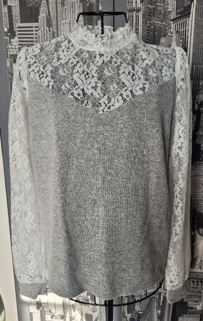 Pull avec dentelle NAF NAF