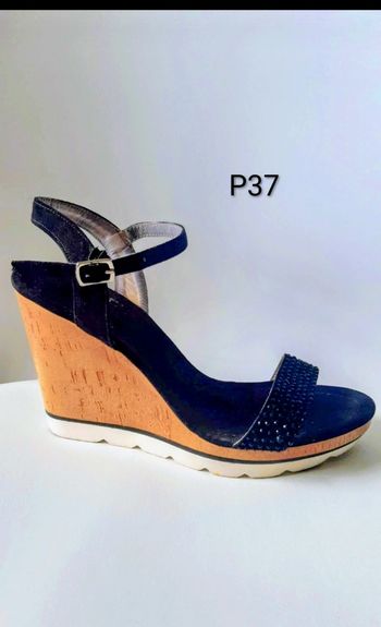 Sandales compensées noires - luciejuchaussure37