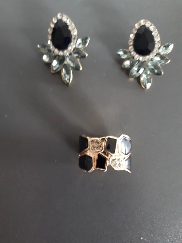 Ensemble de bijou , bague avec boucles d'oreilles - photo numéro 3