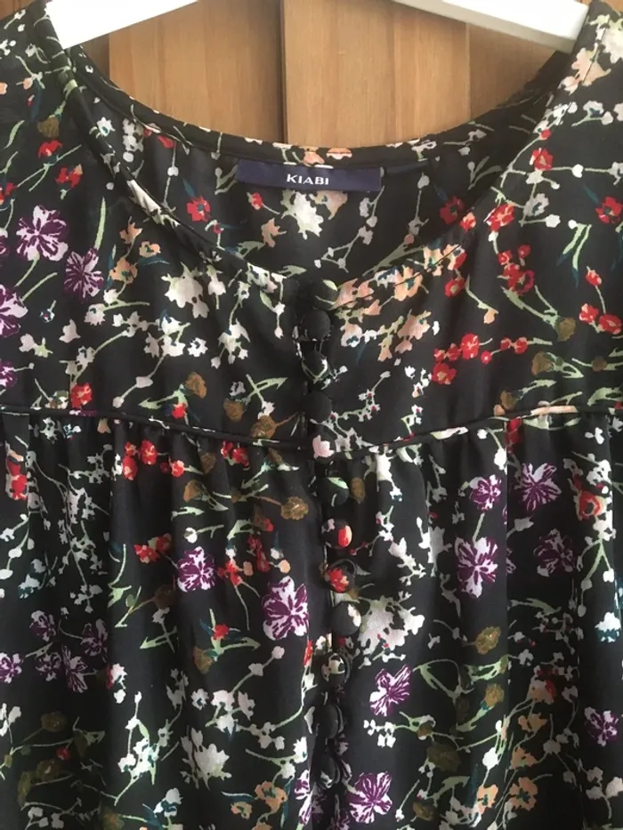 Petit haut léger à manches amples T 42/44 - photo numéro 2