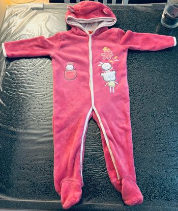 Grenouillère avec capuche