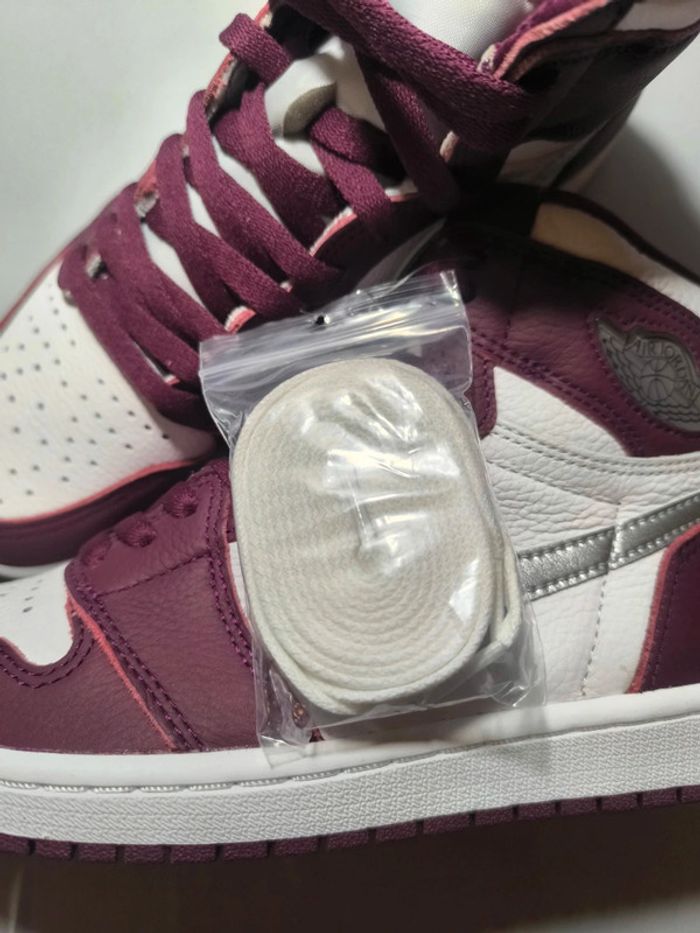 Baskets Jordan one mid blanches et bordeaux pointure 42 neuves avec boîte - photo numéro 11