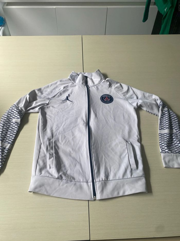Veste Paris
