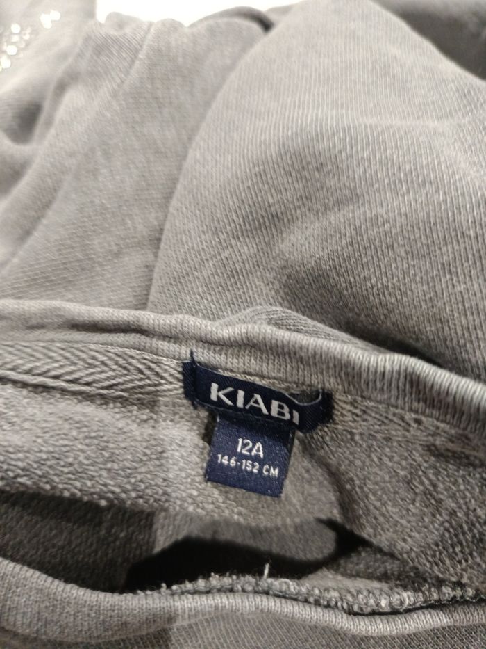 Sweat gris Kiabi 12 ans avec strass étoiles sur les manches - photo numéro 4