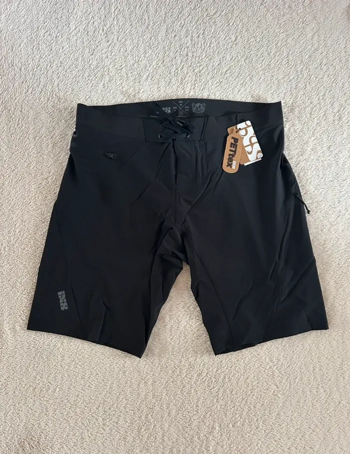 Short IXS