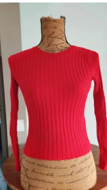 Tee shirt  rouge Jennyfer  manches  longues  taille xs