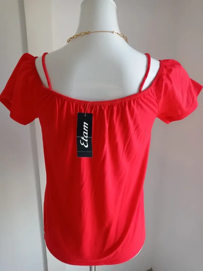 Haut rouge broderie ajourée bretelles et manches épaules dénudées neuf T.M Etam - photo numéro 3