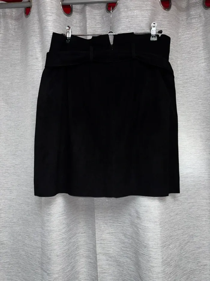 Jupe courte noir, mini jupe noire, jupe fine suédine noir, jupe taille 38 - photo numéro 4