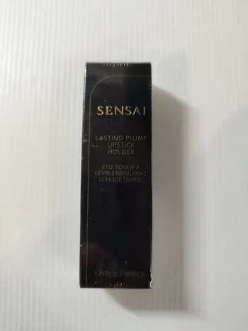 Sensai (marque japonaise) étui rouge à lèvres repulpant longue durée  valeur 20€