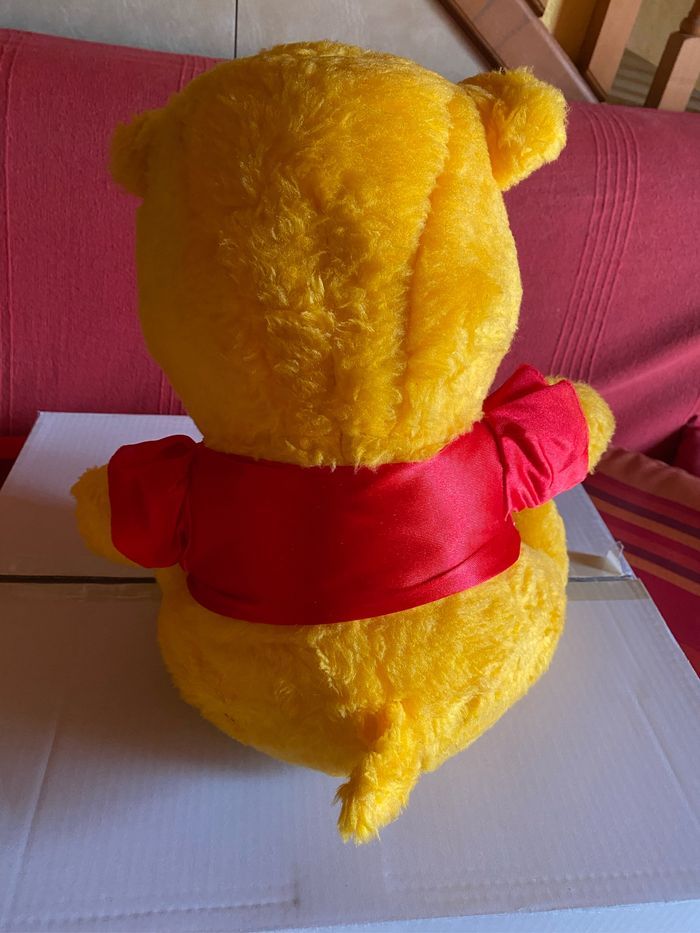 Peluche Disney Winnie l’ourson - photo numéro 2