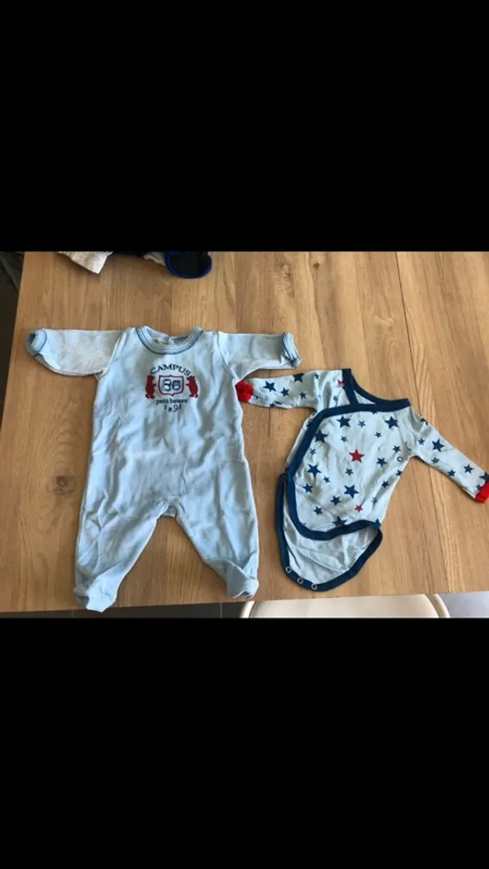 Pyjama et bodie petit bateau taille 1 mois