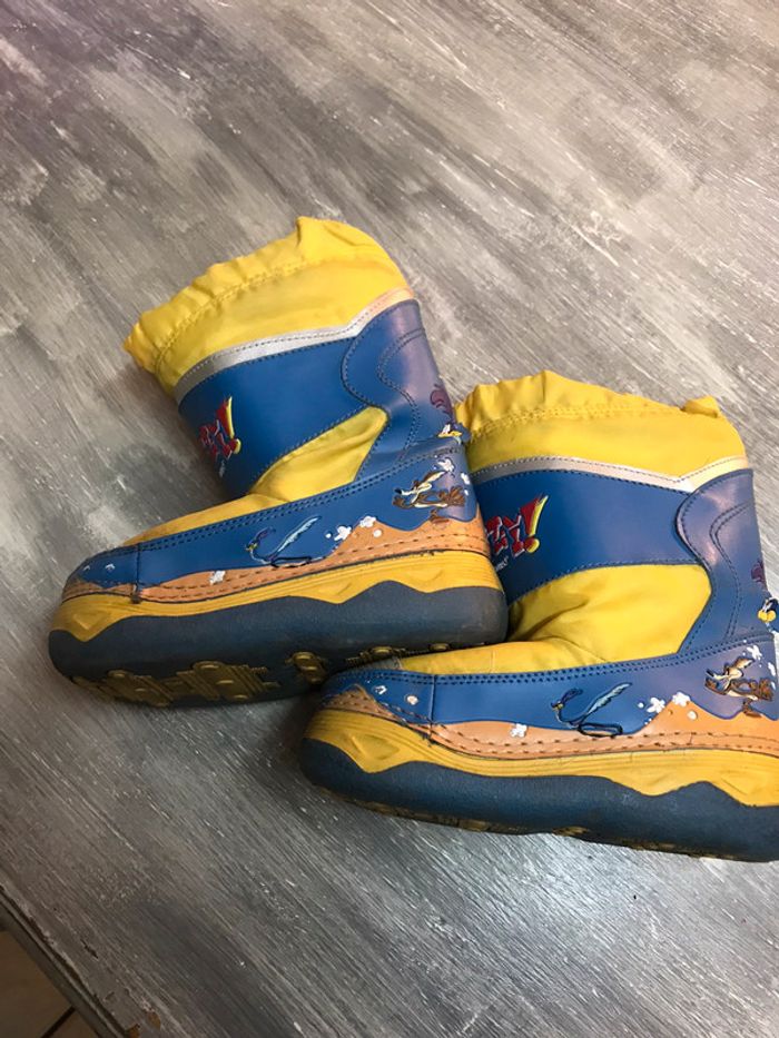 Boots de neige jaune et bleu. - photo numéro 3