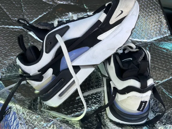 Nike Air Max Furyosa DH0531‑002 – T. 39 (Black / Summit White) - photo numéro 2