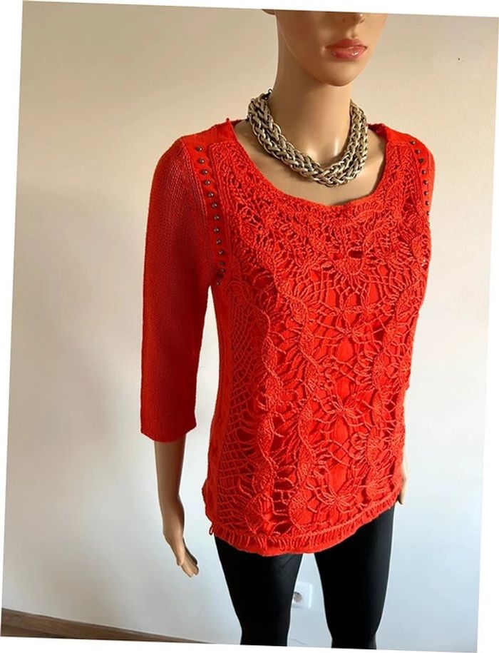 Pull orange avec dentelle et manches 3/4 Bréal taille 36 bon état (petit défaut) - photo numéro 2