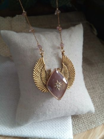 Collier Scarabée en pierres de quartz