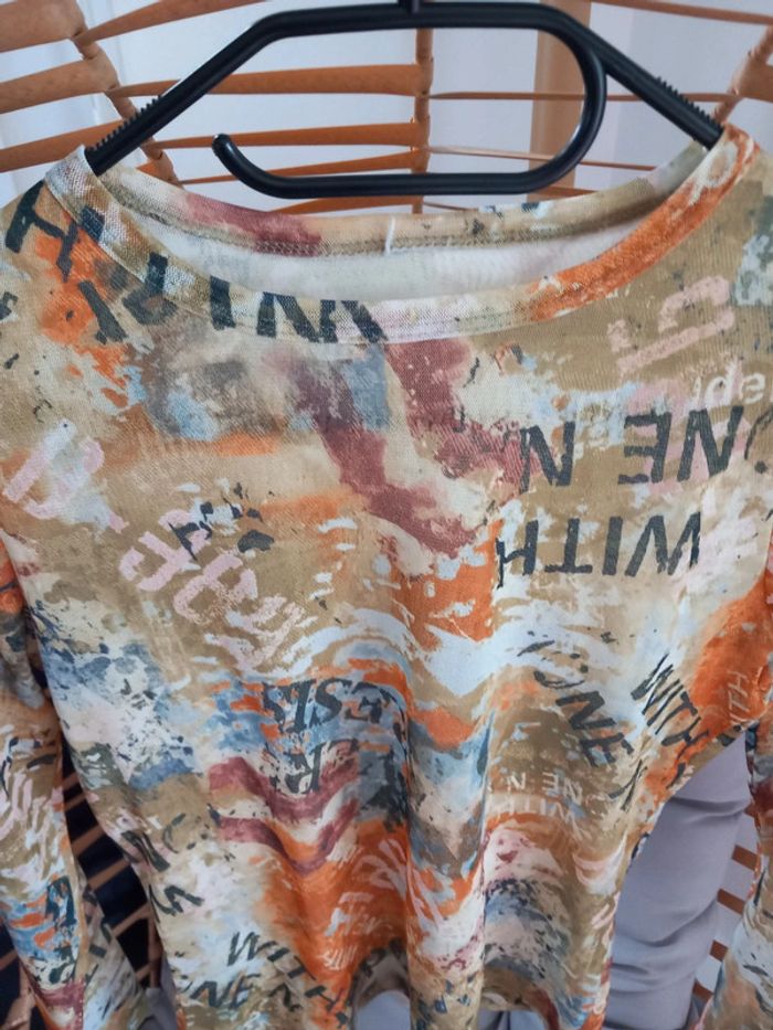 Blouse manches longues a motif femme taille 38 - photo numéro 2
