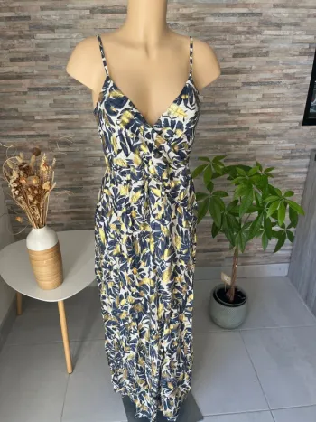 Robe longue avec lien sous poitrine