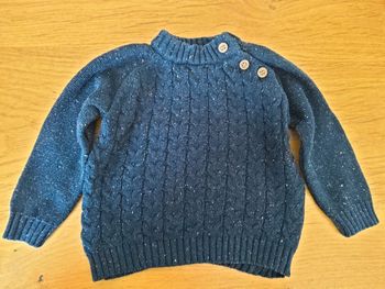 Pull marine moucheté