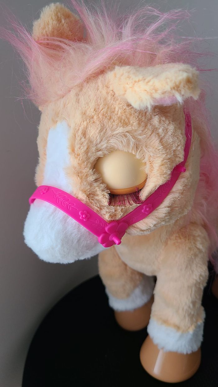 Jouet interactif pour enfants en fourrure vraie cannelle My Stylin poney. AUCUN ACCESSOIRE. - photo numéro 2