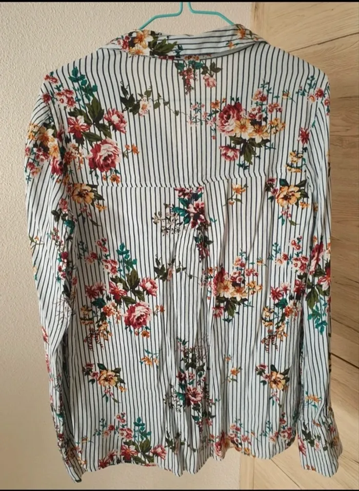 Chemise rayures et fleurs bershka - photo numéro 2