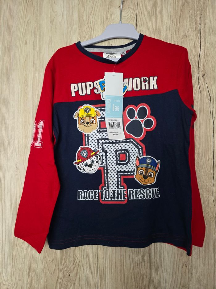 TEE-SHIRT MANCHE LONGUE PAW PATROL NICKELEDEON PUPS AT WORK NEUF AVEC ÉTIQUETTE DESSUS TAILLE 6ANS