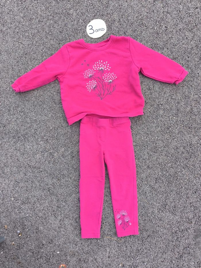 Jogging taille 3 ans en bon état
