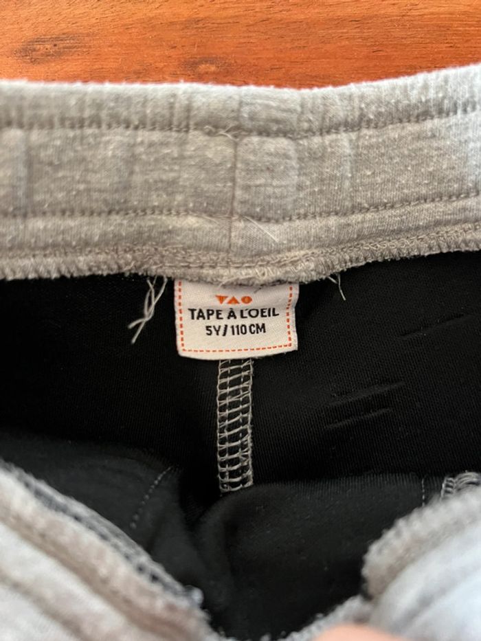 Lot pantalons troués 6 ans et 5 ans - photo numéro 7
