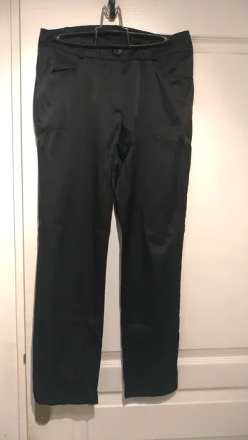 Pantalon droit taille haute satin noir neuf