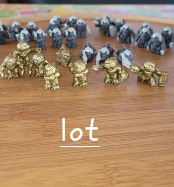 Lot de mini figurines atomicron collection
