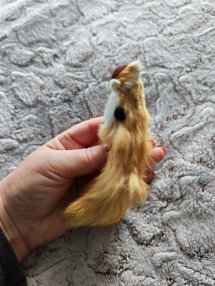 Bibelot petit animal à queue long en fourrure - photo numéro 2