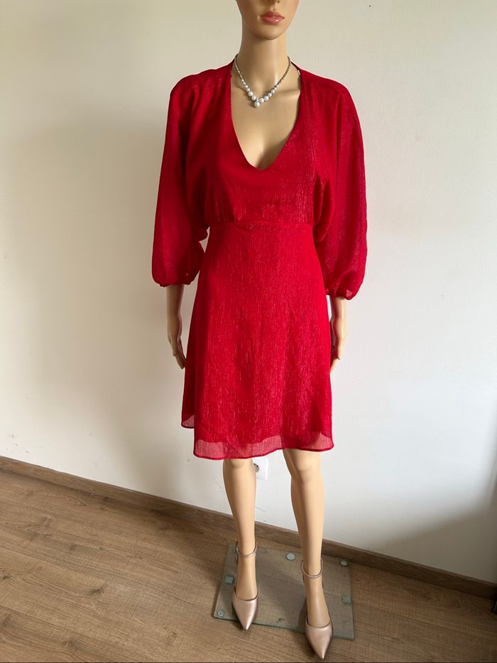 Robe rouge et argentée neuve Naf Naf taille 36 - photo numéro 3