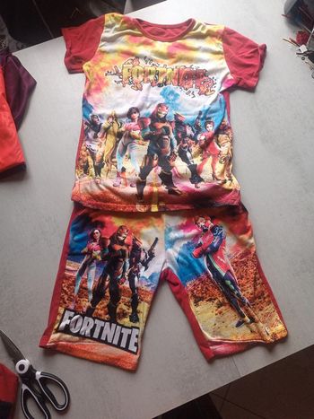 Ensemble short/ tee shirt 10 ans