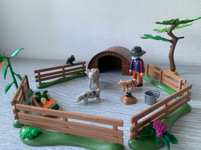 Enclos et éleveur de cochons Playmobil 5122 - photo numéro 7
