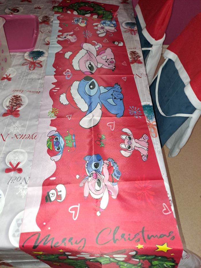 Lot 4 set de table et 1 chemin de table stitch neuf - photo numéro 2