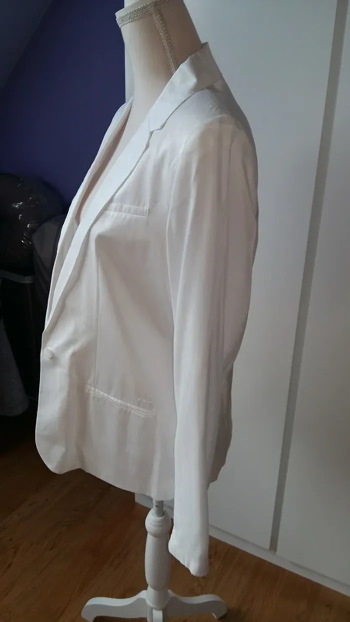 Blazer blanc légèrement satiné - photo numéro 2