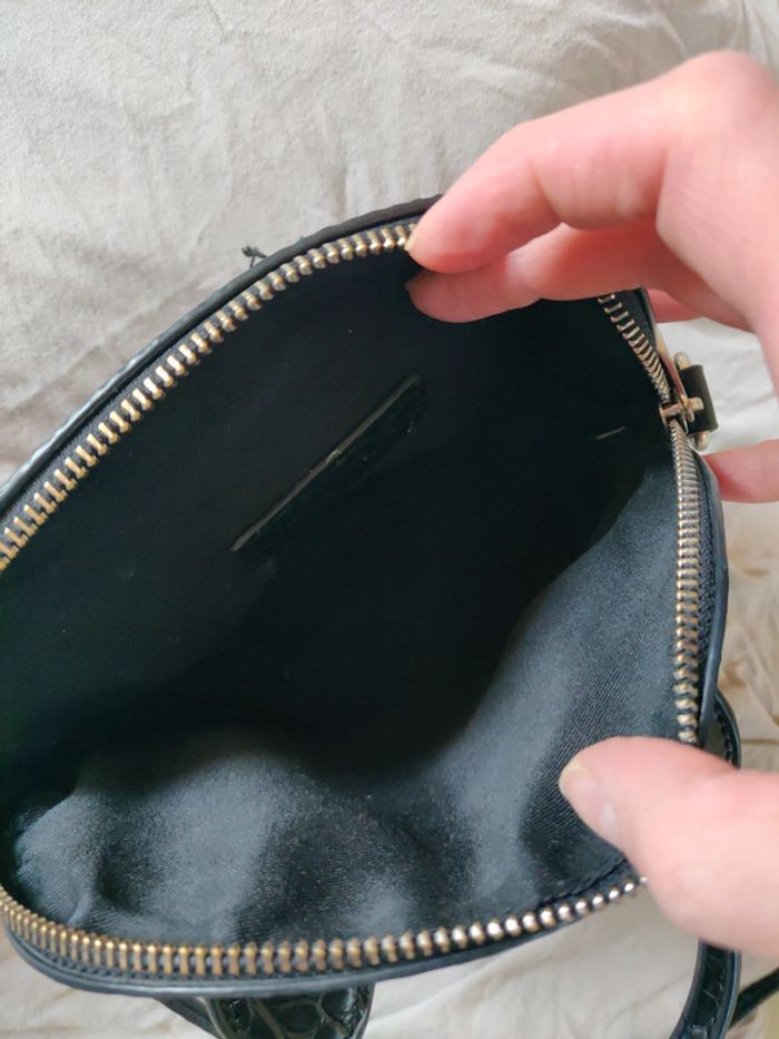 Petit sac à mains Zara simili cuir noir brillant - photo numéro 3