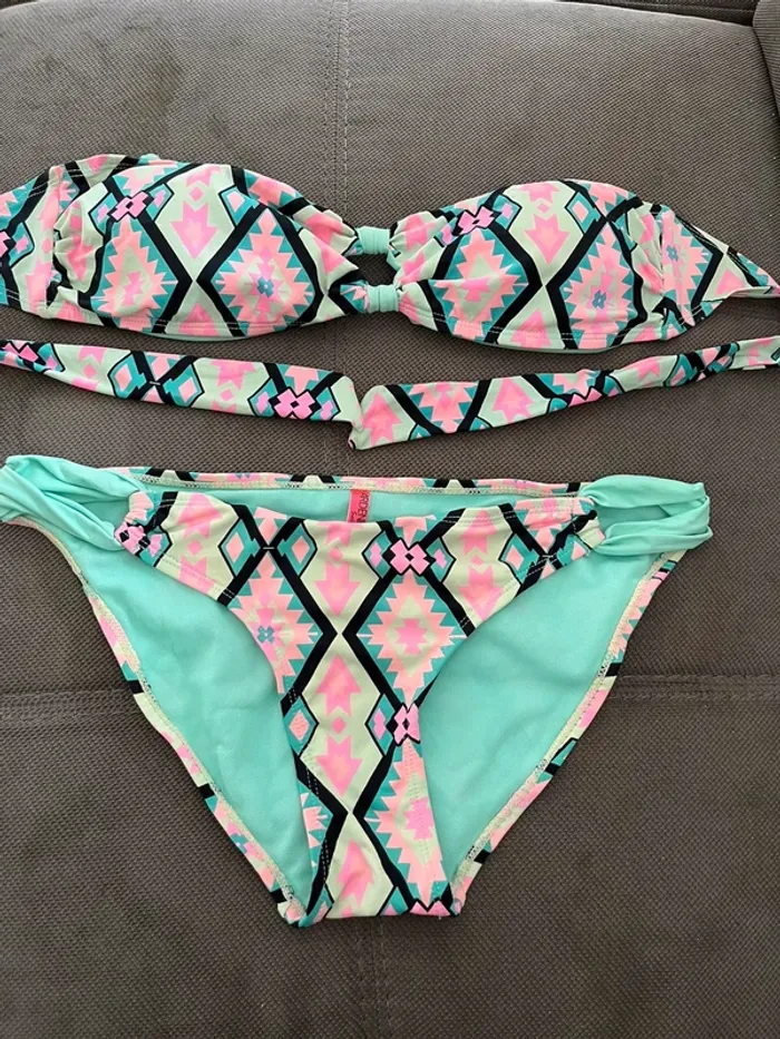 Maillot de bain 2 pièces rose et vert d’eau taille M 38