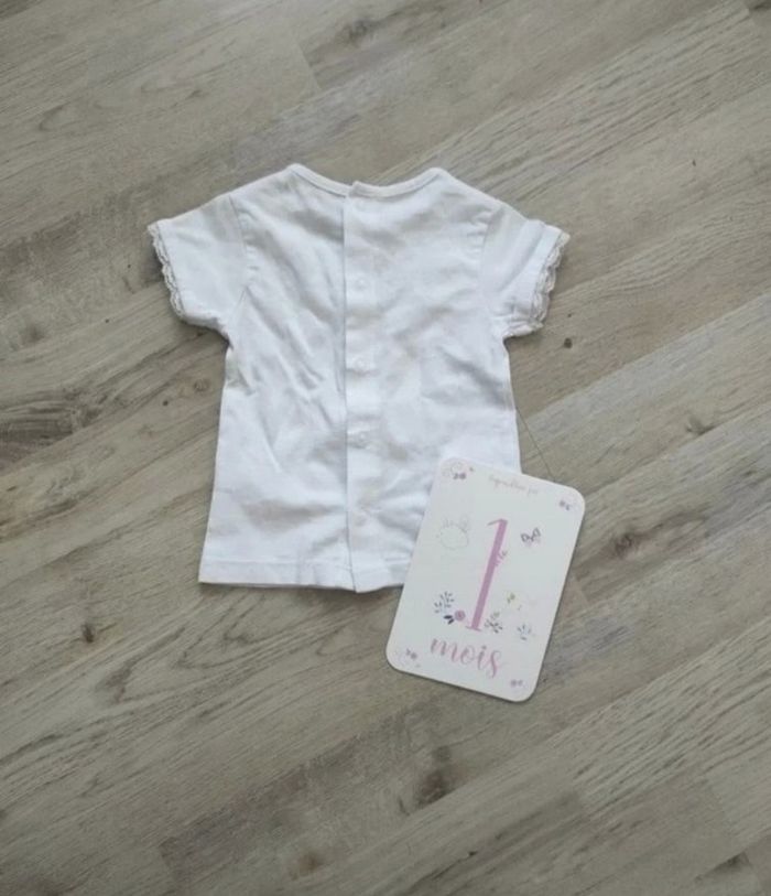 Tee-shirt Kiabi 1 mois - photo numéro 2