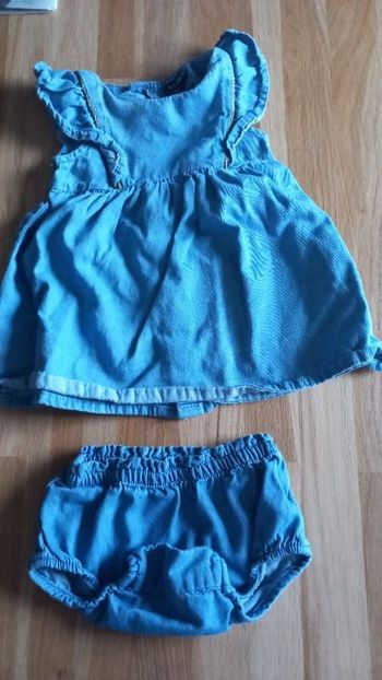 Petite robe en jean avec culotte bouffante