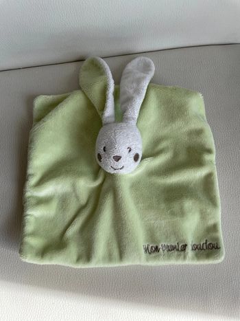 Doudou, lapin, vert et blanc