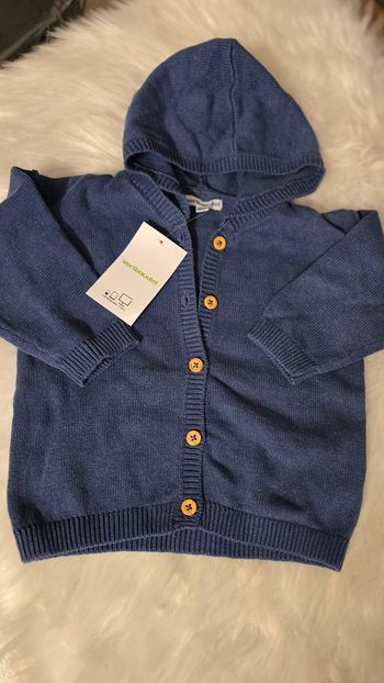 Neuf (non porté) 🏷🤩💙😍 gilet a capuche mi saison 18mois garçon 😍💙🤩