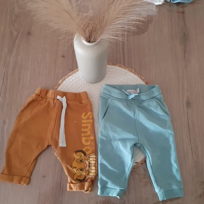 Lot 2 pantalons 6 mois